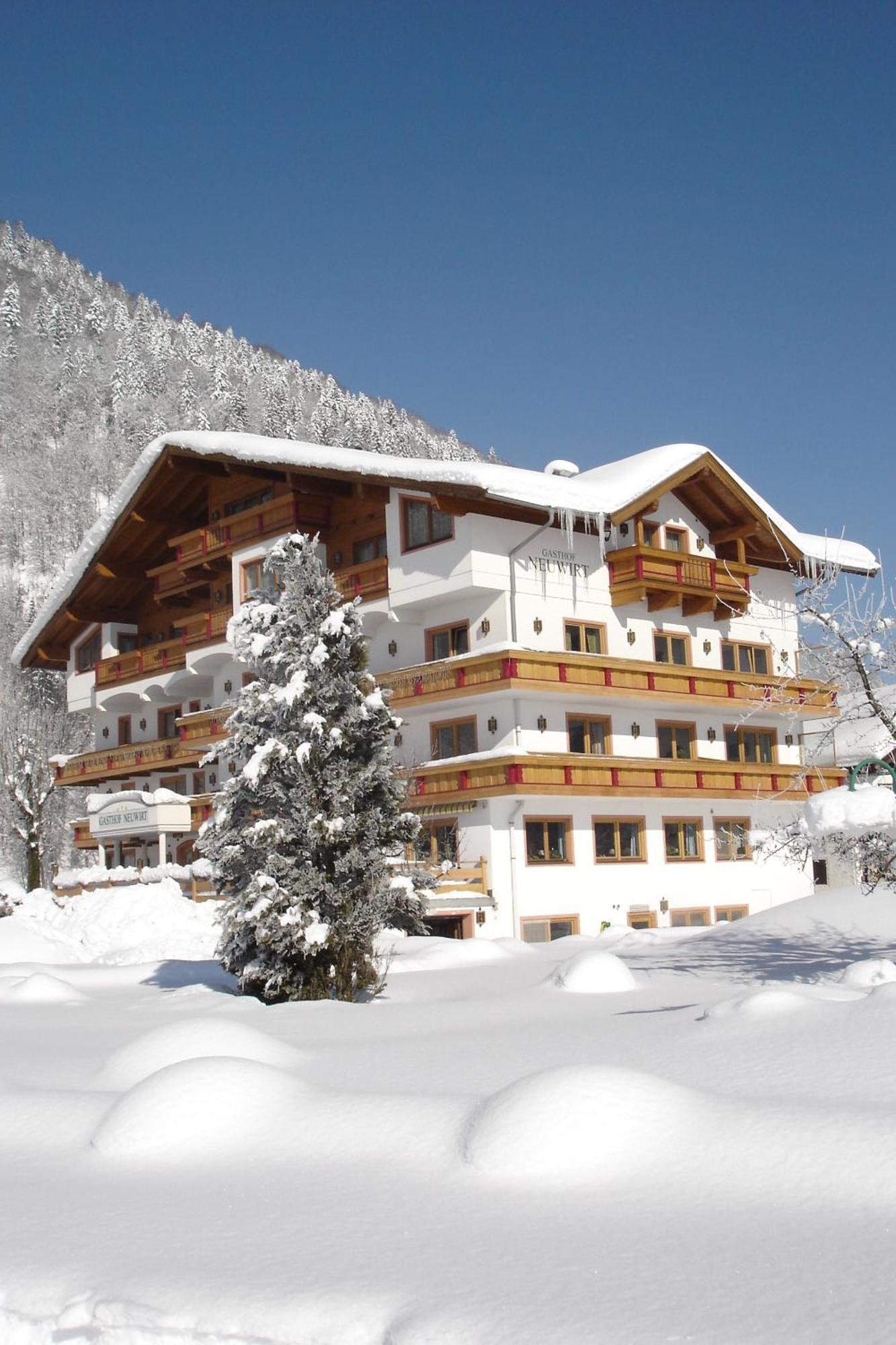 Hotel Neuwirt ブーヘン エクステリア 写真
