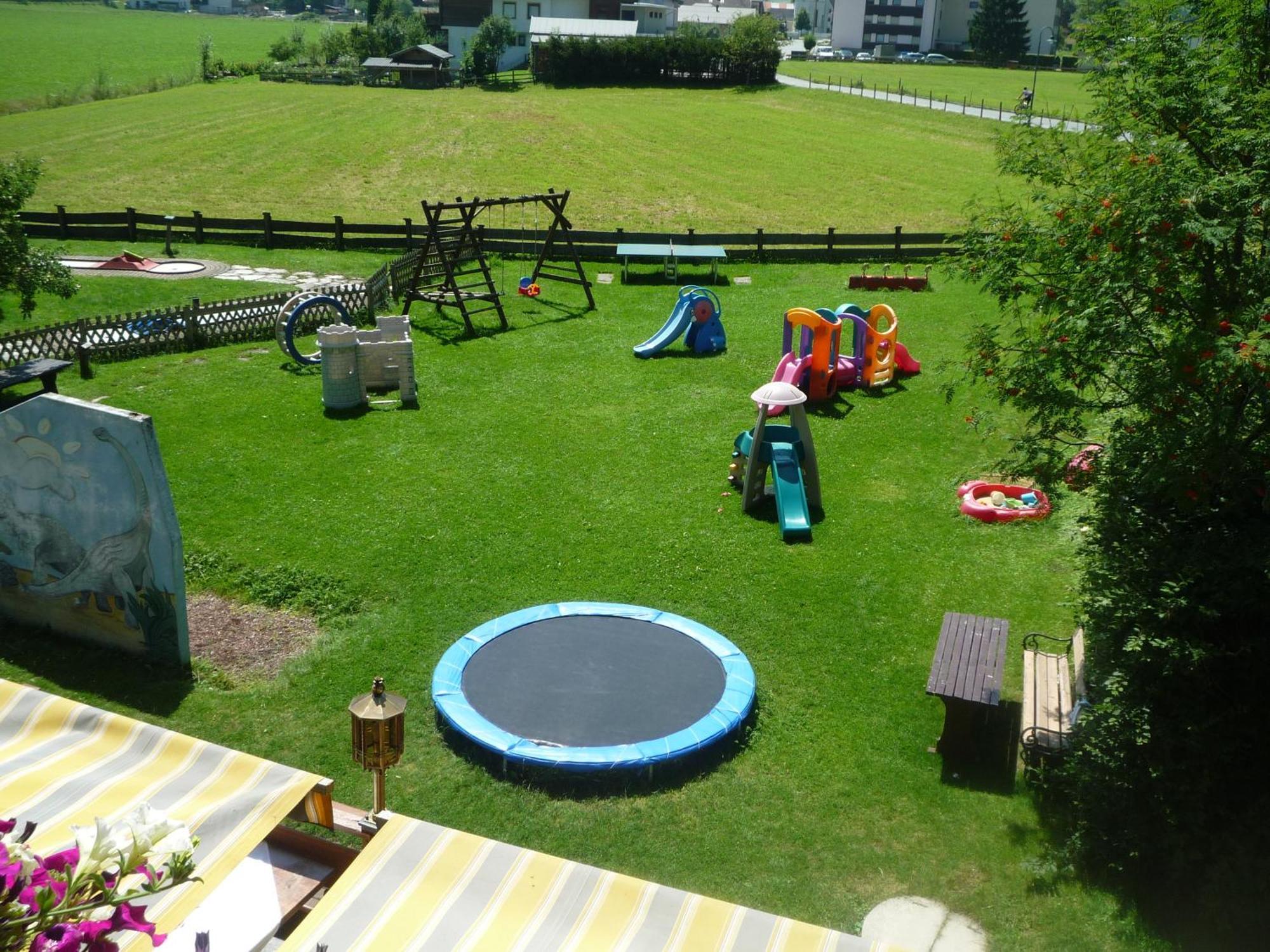 Hotel Neuwirt ブーヘン エクステリア 写真