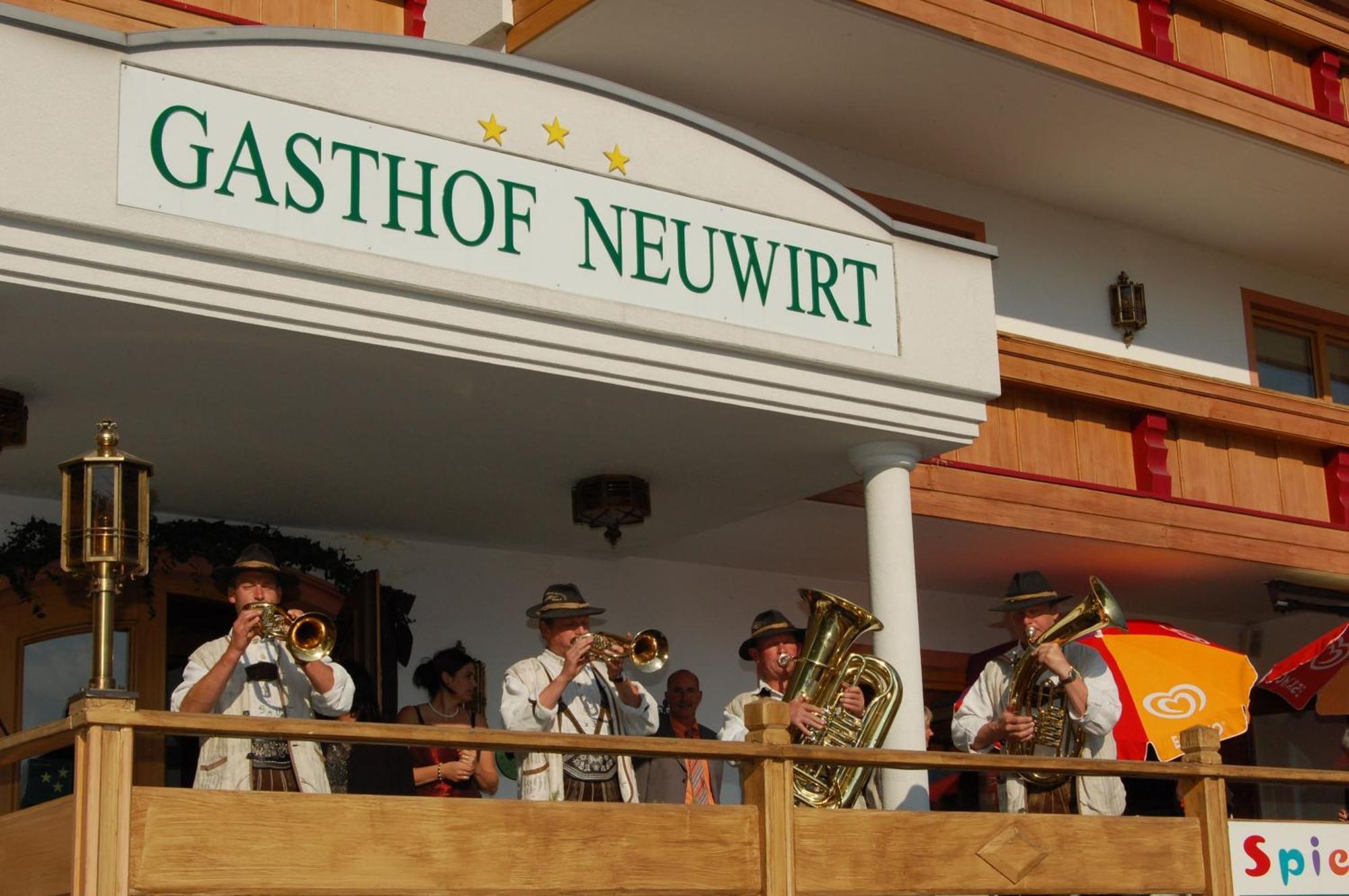 Hotel Neuwirt ブーヘン エクステリア 写真