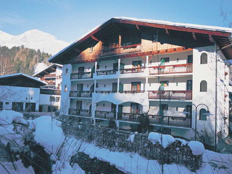 Hotel Neuwirt ブーヘン エクステリア 写真