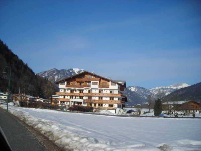 Hotel Neuwirt ブーヘン エクステリア 写真