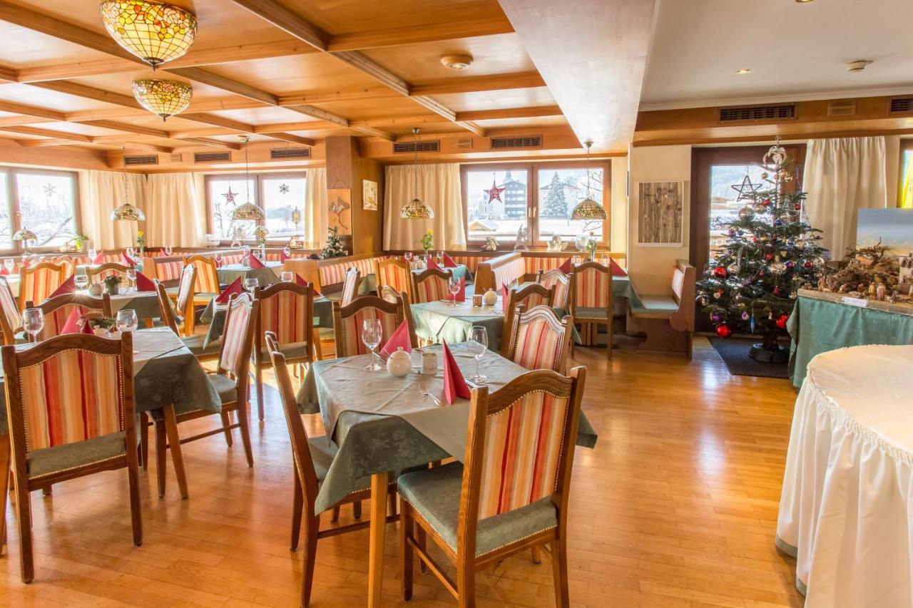 Hotel Neuwirt ブーヘン エクステリア 写真