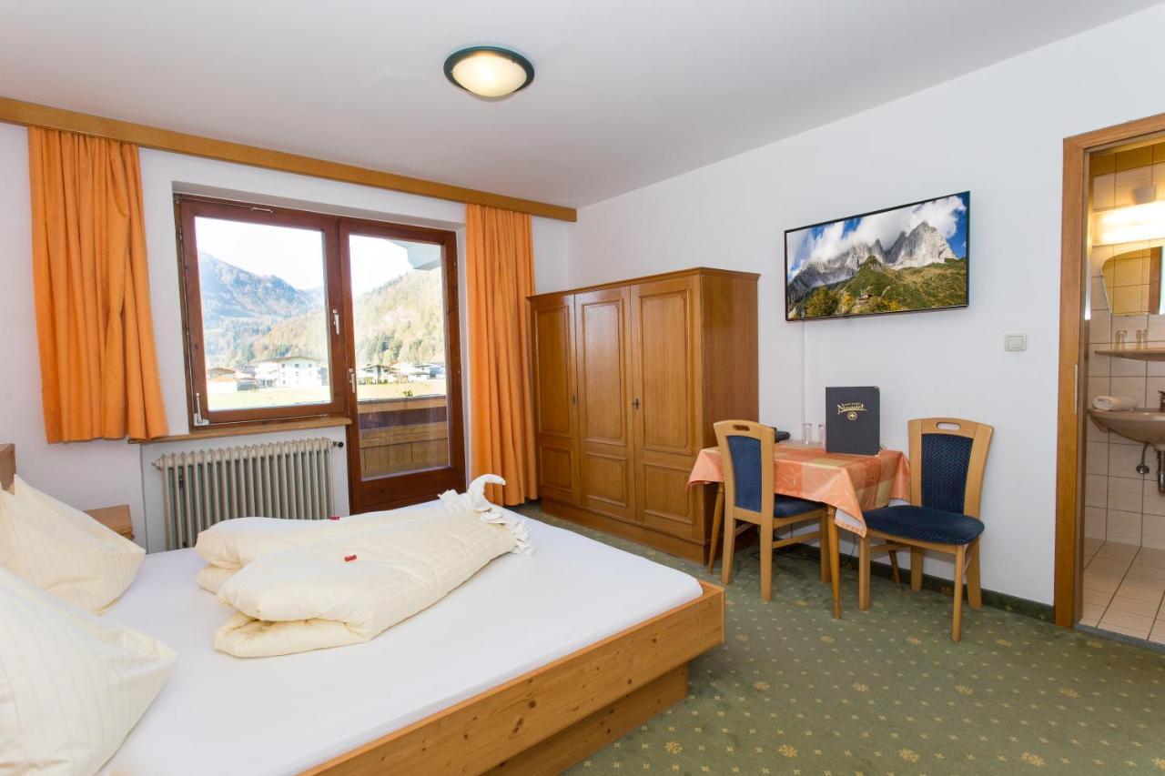 Hotel Neuwirt ブーヘン エクステリア 写真